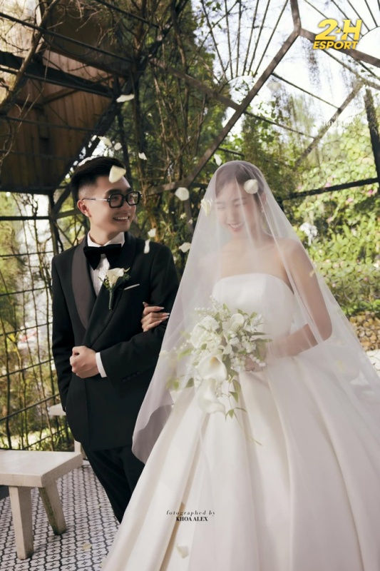 Nam diễn viên Vbiz đánh úp làm đám cưới ngày đầu năm: Dàn sao Việt hội ngộ,  riêng 1 nữ diễn viên gây tranh cãi